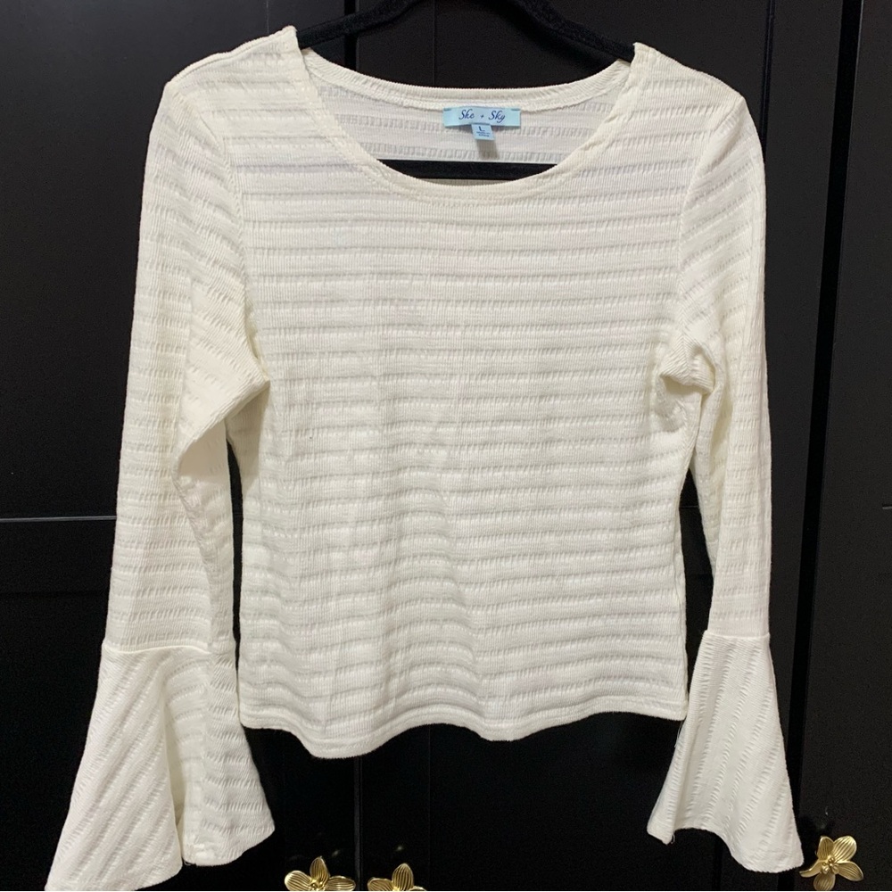She + Sky Ivory Textured Bell Sleeve Top, size large